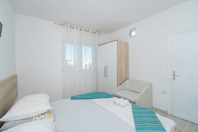 Others 2, Apartments Petar, Vodice