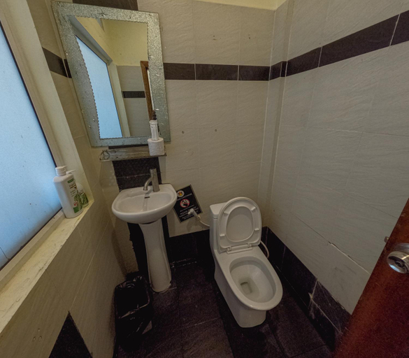 Bathroom 4, Sok Heng Guesthouse, Sihanoukville