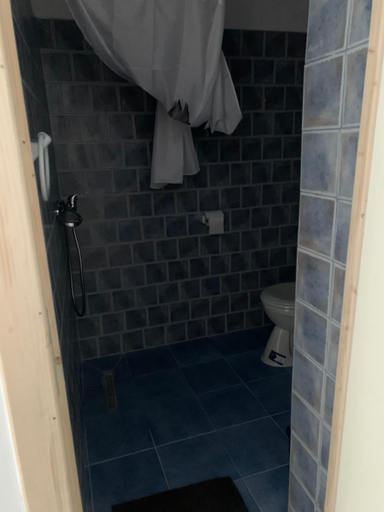 Bathroom 3, Weinesya Sunset Smida, Belis