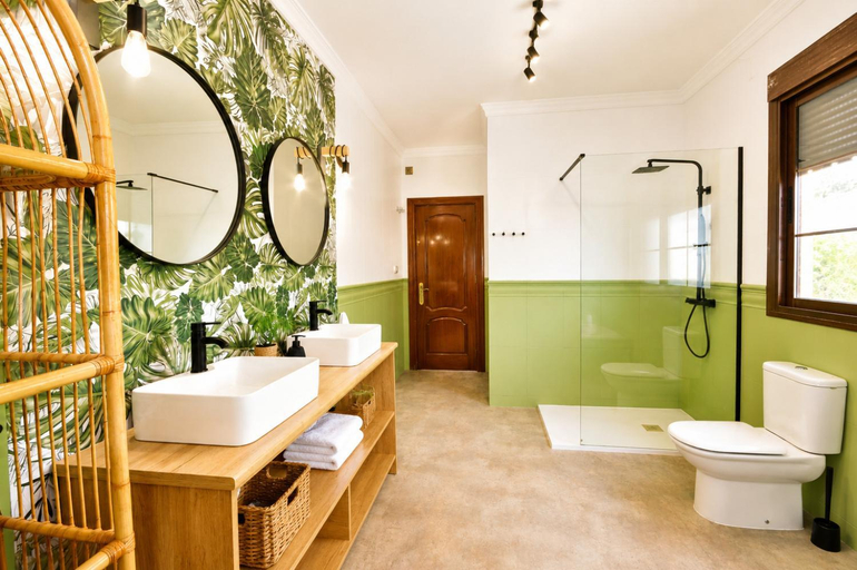 Bathroom 4, The Castle on the Hill!, Málaga