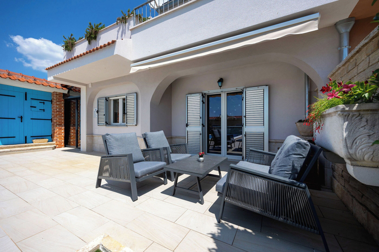 Terrace/patio 4, Villa Peaceful Valley With Heated Pool, Šestanovac