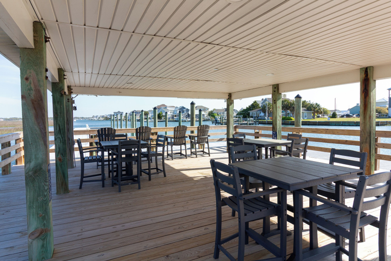 Food & Drinks, Palm Suites Trademark Collection by Wyndham, Carteret