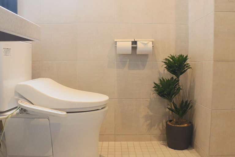 Bathroom 3, Sakuraya, Okinawa