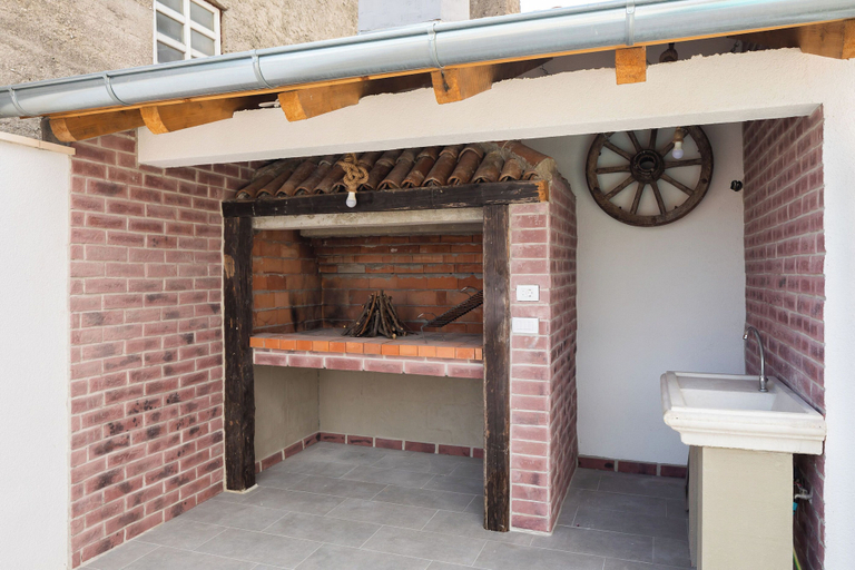 BBQ/picnic area 3, Villa Peregrine, Pakoštane