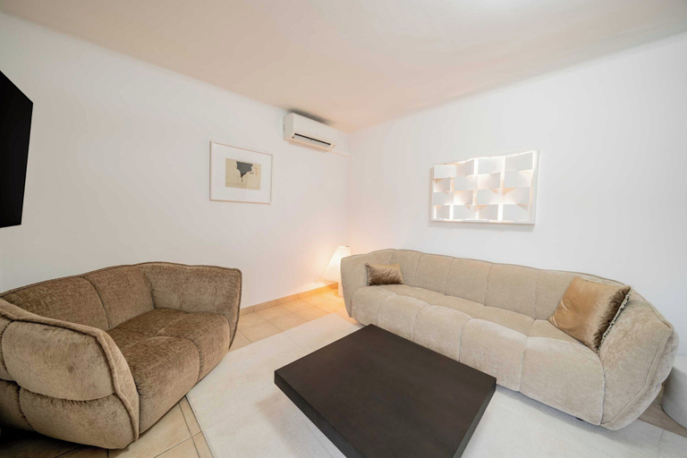 Living area 4, Warm Apartment a/c 2br/4p - Saint-tropez, Var
