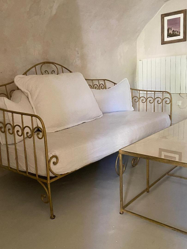 Bedroom, Les Vieux Murs, Alpes-de-Haute-Provence