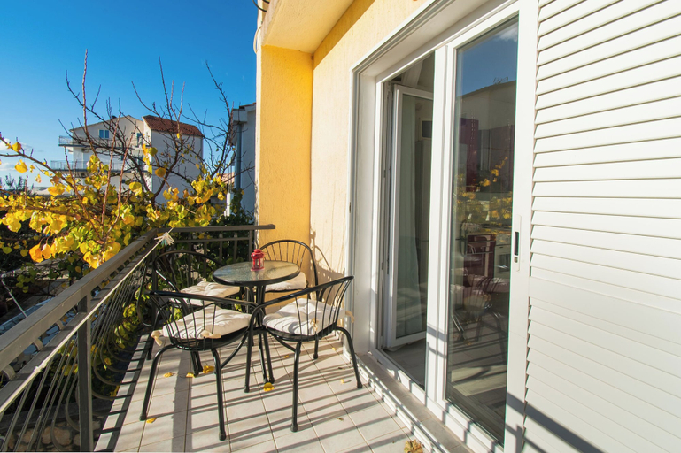 Others 5, Apartments Petar, Vodice