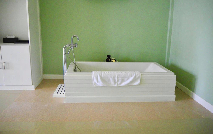 Bathroom 4, Purin Resort & Restaurant, Nua Khlong