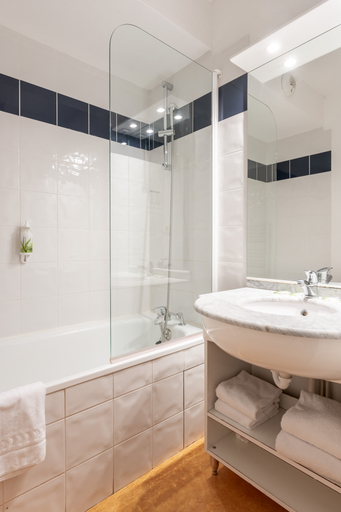 Bathroom 4, Residhotel Grenette, Isère