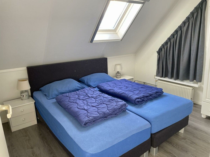 Room 3, Holiday Home in Medemblik With Terrace, Medemblik