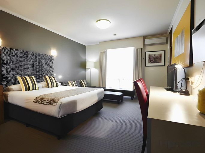 Bedroom 3, Sovereign Park Motor Inn, Ballarat - Central
