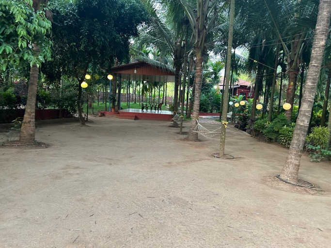 Property grounds 2, Savali Farm Stay, Ratnagiri