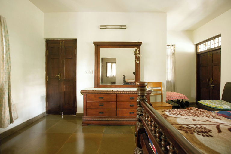 Bedroom 3, Kerala Style Villa by Stayjade, Bangalore
