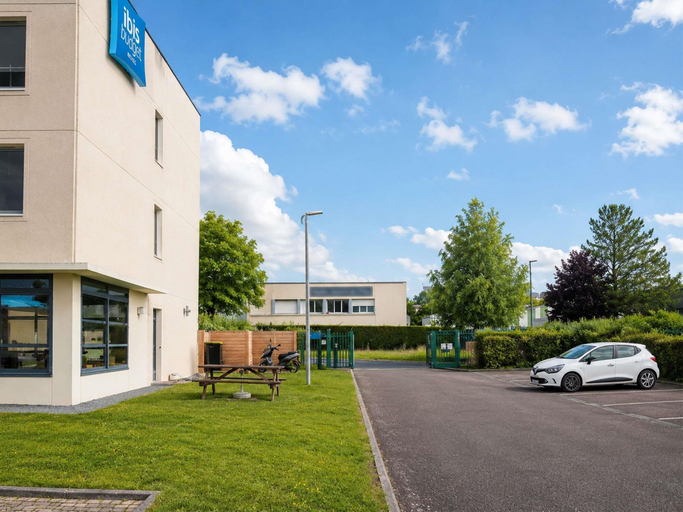 Exterior & Views 2, ibis budget Caen Porte de Bretagne, Calvados