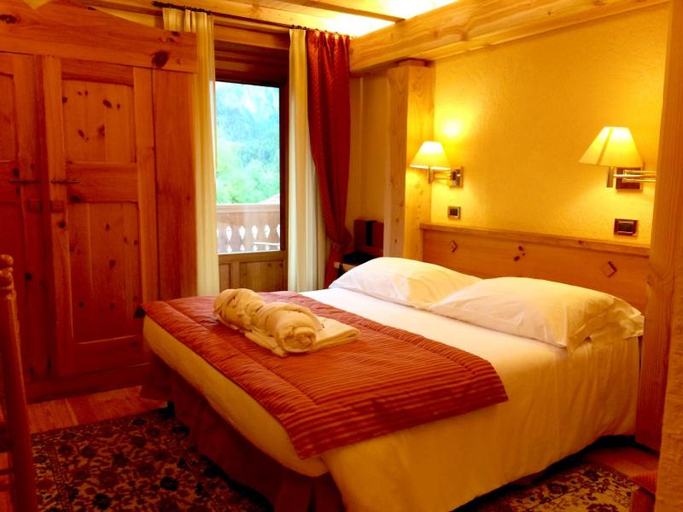 Bedroom 3, Eco Wellness Hotel Notre Maison, Aosta