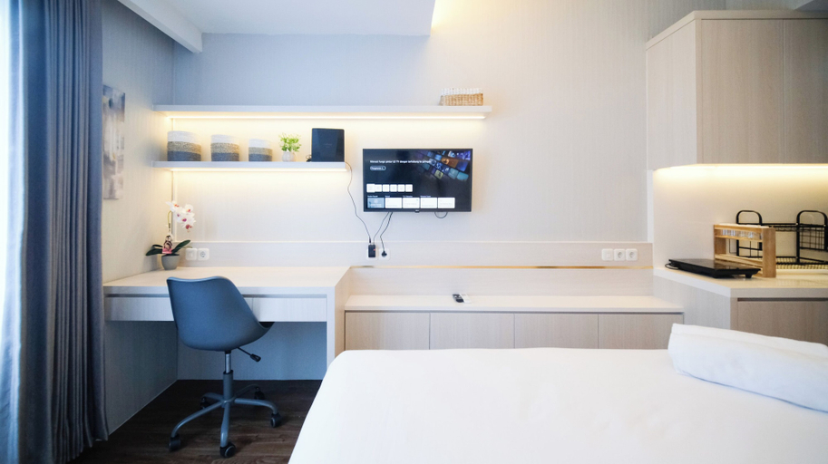 Television, Good Choice And Comfy Studio At The City Square Apartment, Surabaya