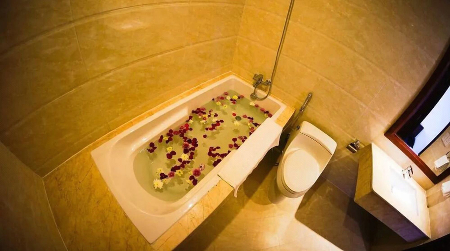 Bathroom 5, Nha Trang Palace Hotel, Nha Trang