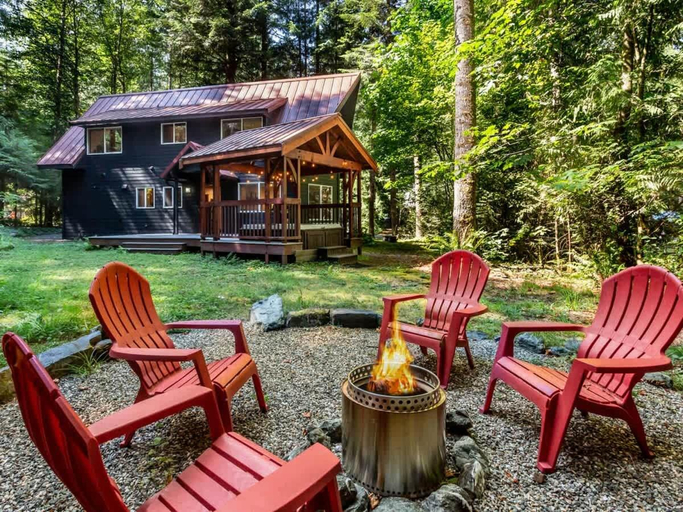 Others 4, Wild Goose Lodge, Whatcom