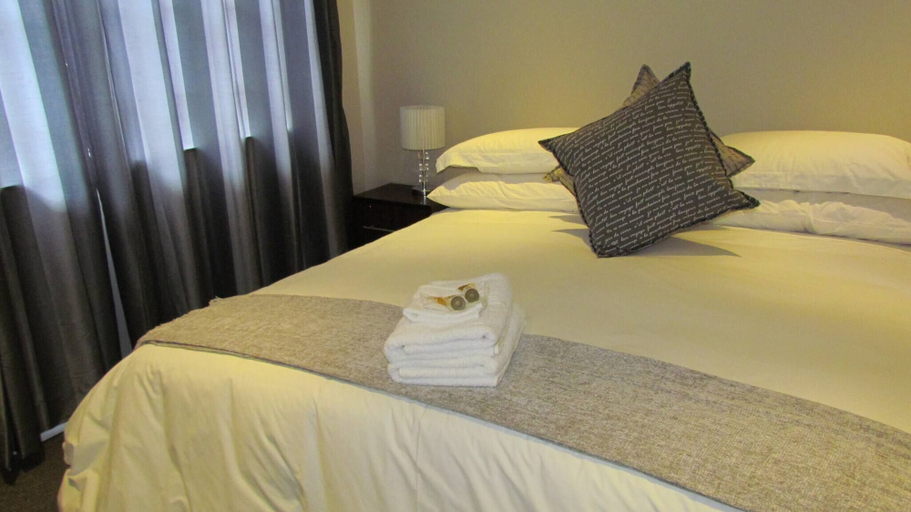 Bedroom 3, Comfortable Furnished Apartment Wi-fi Free Parking, Mangaung