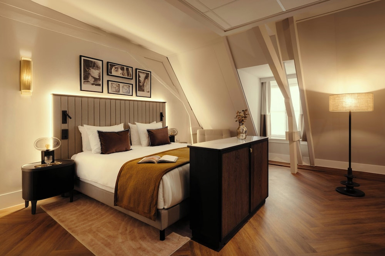 Bedroom 5, The Manor Amsterdam, Amsterdam
