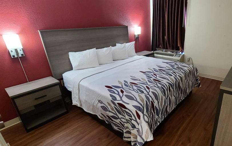 Bedroom 2, Red Roof Inn & Suites Cornelius – Lake Norman, Mecklenburg