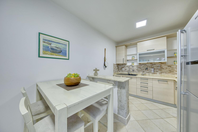 Others 2, Villa Paulina, Starigrad
