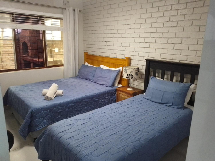 Bedroom 3, Flamboyant Apartments, Umkhanyakude