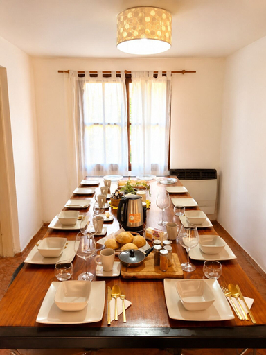 Dining, olly hostel, Bariloche