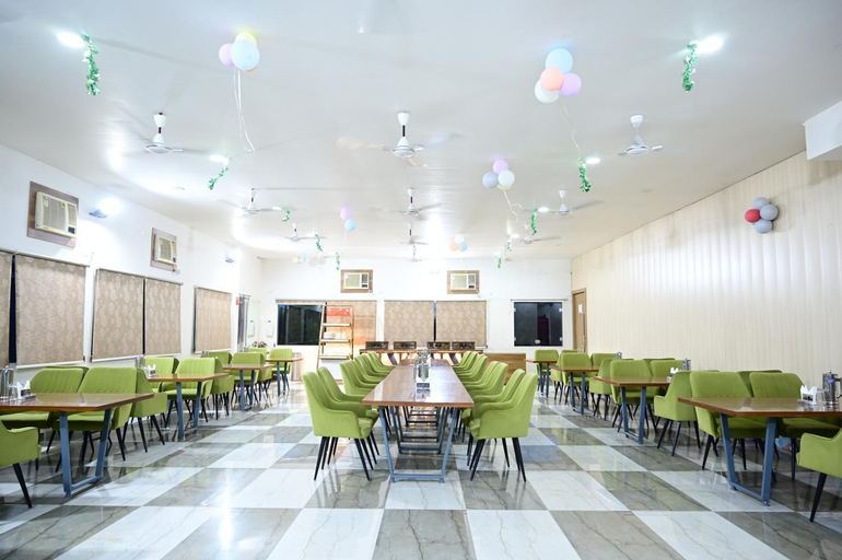 Food & Drinks 4, Guru Sadan, A Luxe Stay, Faizabad