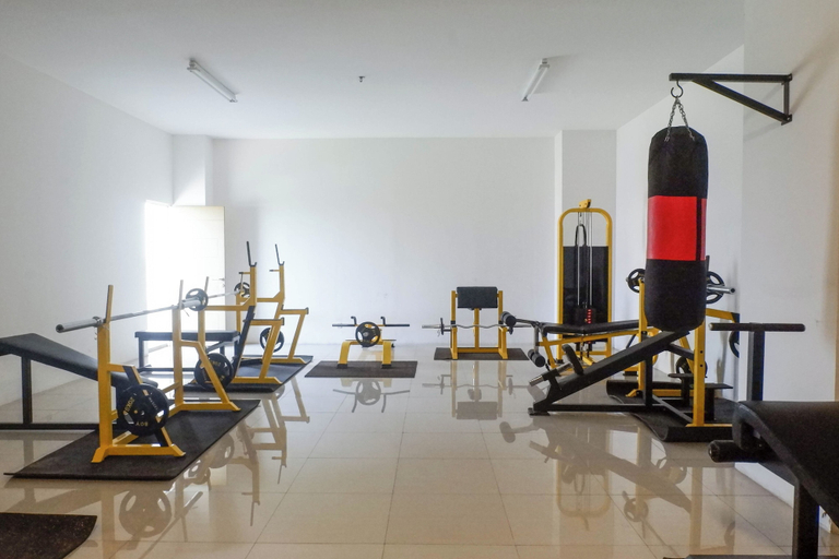 Fitness facility, Studio Minimalist And Comfortable At Bale Hinggil Apartment, Surabaya
