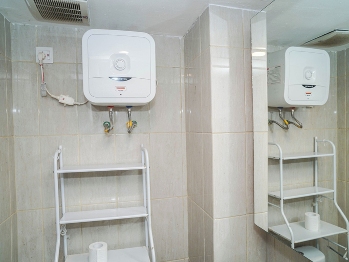 Bathroom 4, 1 Pax Wooden Touch Studio At Citra Living Apartment, Jakarta Barat