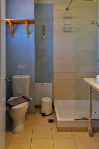 Bathroom 3, Kapella Apartments, Ionian Islands