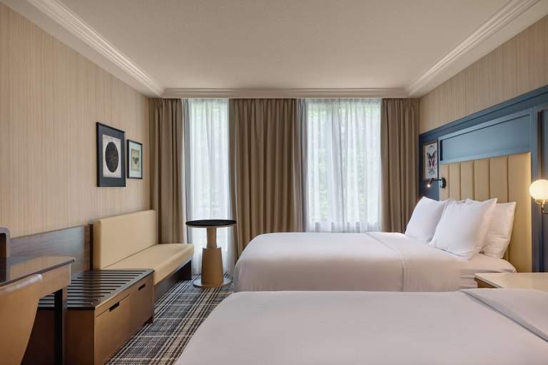 Bedroom 2, DoubleTree by Hilton North Vancouver, Greater Vancouver