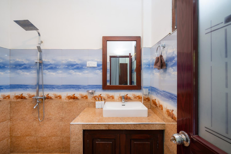 Bathroom 3, Ella Blue Heaven, Ella