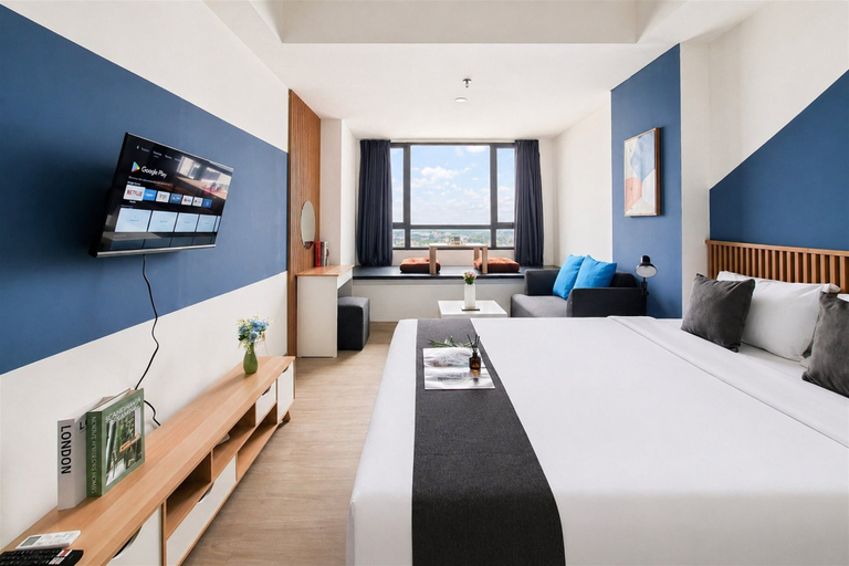 Room 3, Relaxing With Chic Design Studio Apartment At Collins Boulevard, Tangerang