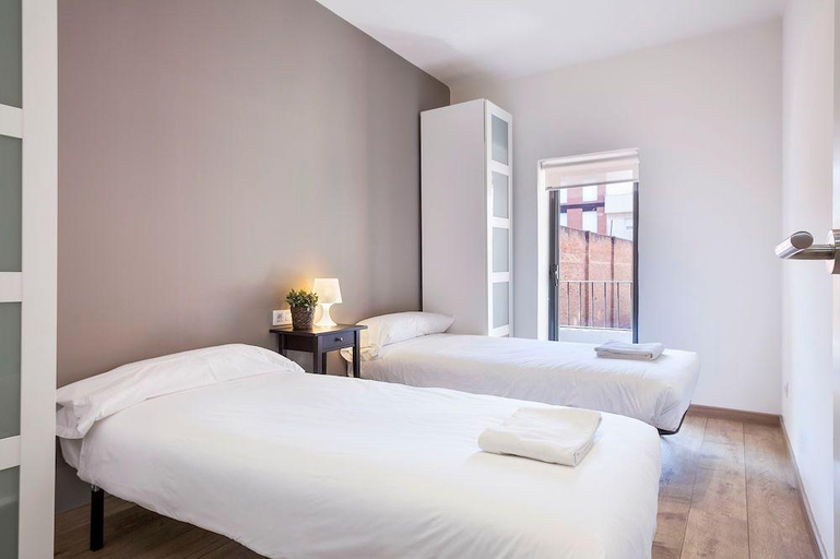 Bedroom 2, Fira Apartments by gaiarooms, Barcelona
