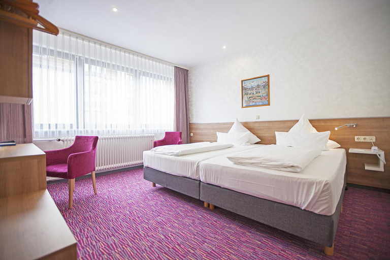 Bedroom 3, Hotel Am Bismarck, Mannheim