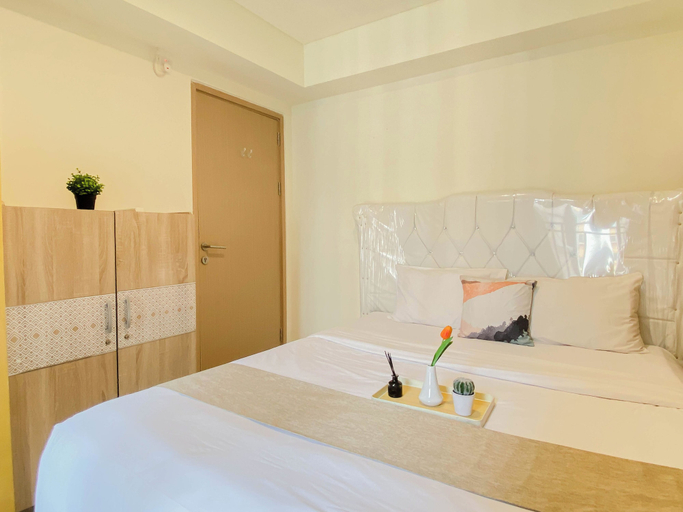 Room 2, Neat Beige 2Br At Apartment Meikarta District 1 Near Dian Harapan School, Cikarang