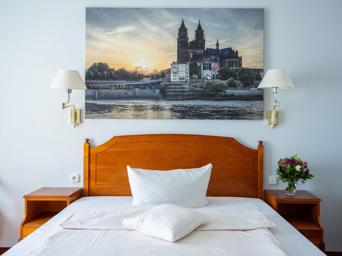 Bedroom 3, Mercure Hotel Plaza Magdeburg, Magdeburg