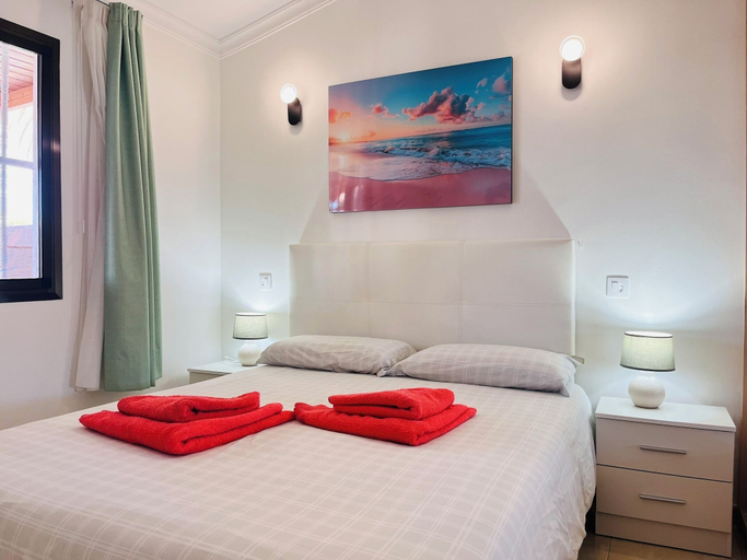 Room 2, Santa Barbara Tropical by Alquiler de Sueno - 2 Private Terraces, Las Palmas