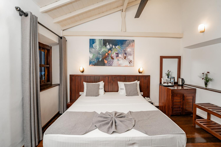 Bedroom 2, Arches Fort, Galle Four Gravets