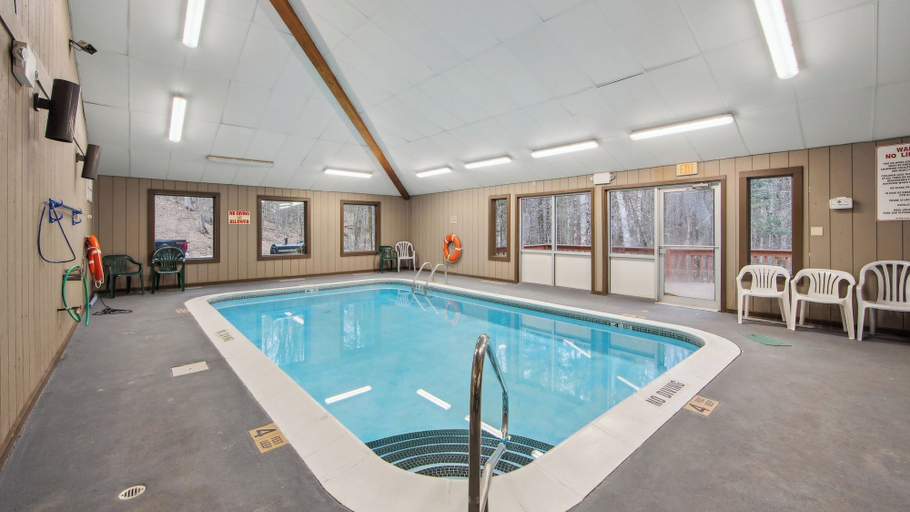 Interior 5, Fox Lair by Avantstay Oversized Jetted Tub + Grilling Deck Heated Pool + Recreation Center, Warren