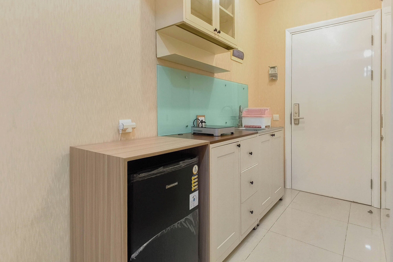Private kitchen 2, Good Deal Studio With Modern Classic Style At The Vertu Apartment, Surabaya