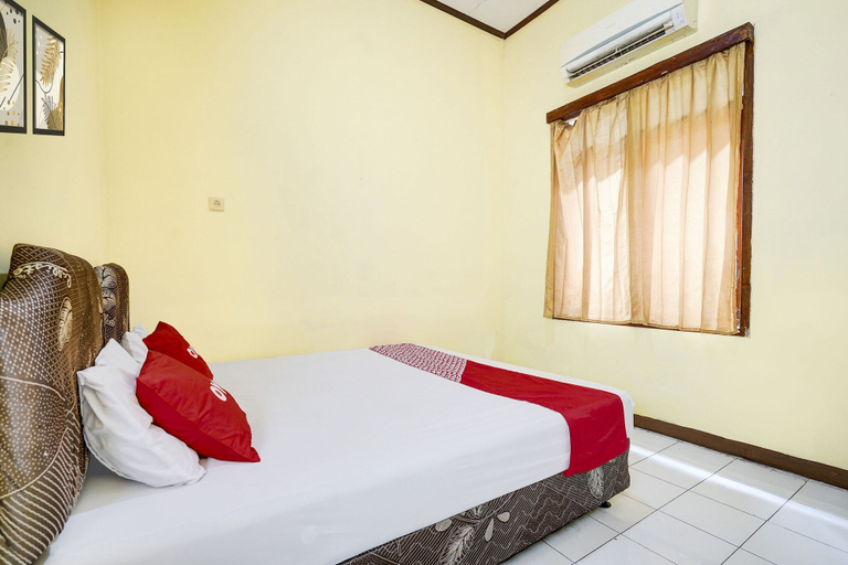 Room 2, Luxury Deluxe DBL Retreat W/ Free Wifi and Parking, Pekalongan