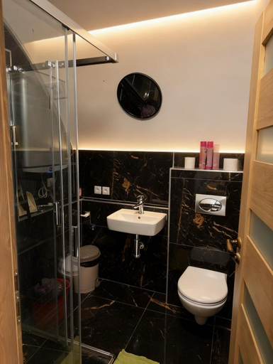 Bathroom 3, Tuson Apartment, Litoměřice