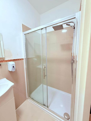 Bathroom 5, RBS Hotel, Rochester, Medway