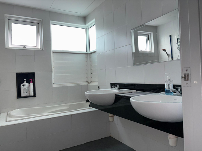 Bathroom 3, Karpal Singh Drive Nimah seaview homestay, Penang Island