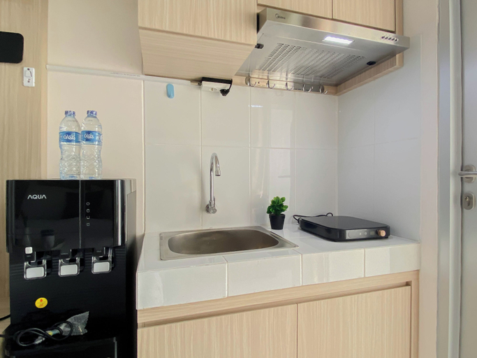 Private kitchen 5, Comfy And Minimalist Studio Room At Apartment Menara Swasana, Jakarta Timur
