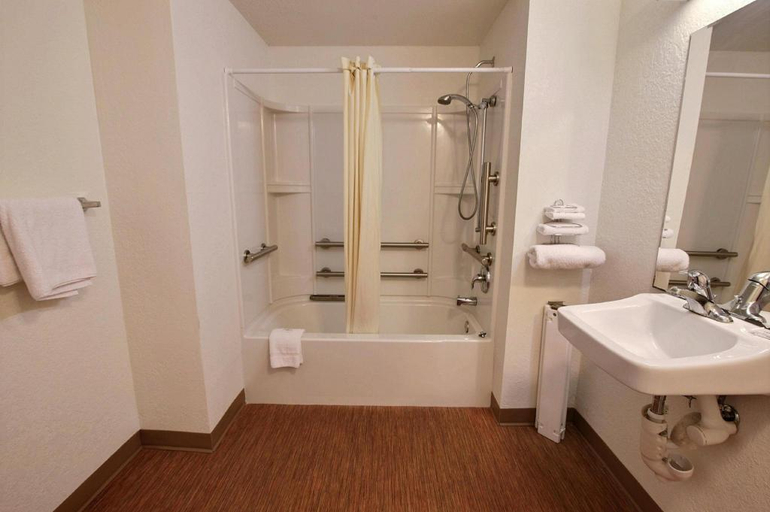Bathroom 4, Motel 6 Rancho Mirage, CA - Palm Springs, Riverside