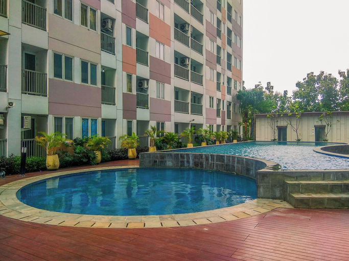 Pool, Cozy And Simple 1Br At Apartment Grand Sentraland Karawang, Karawang
